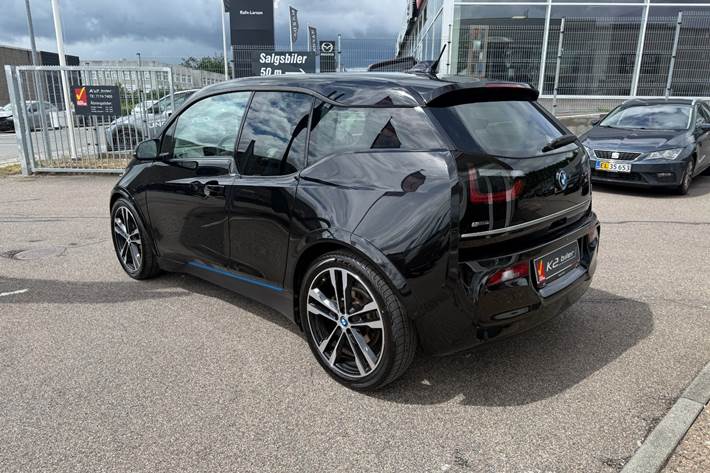 Sort BMW i3s fra 2018 set udefra