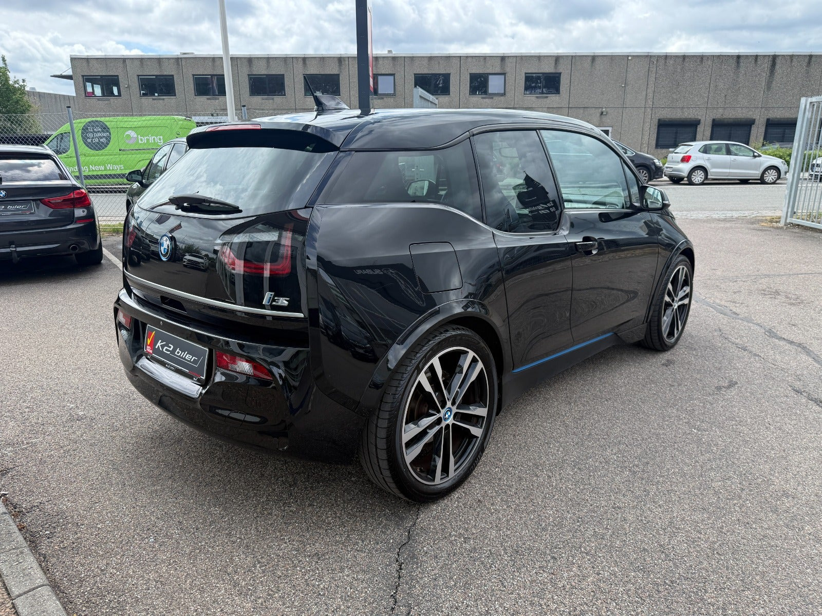 Sort BMW i3s fra 2018 set udefra