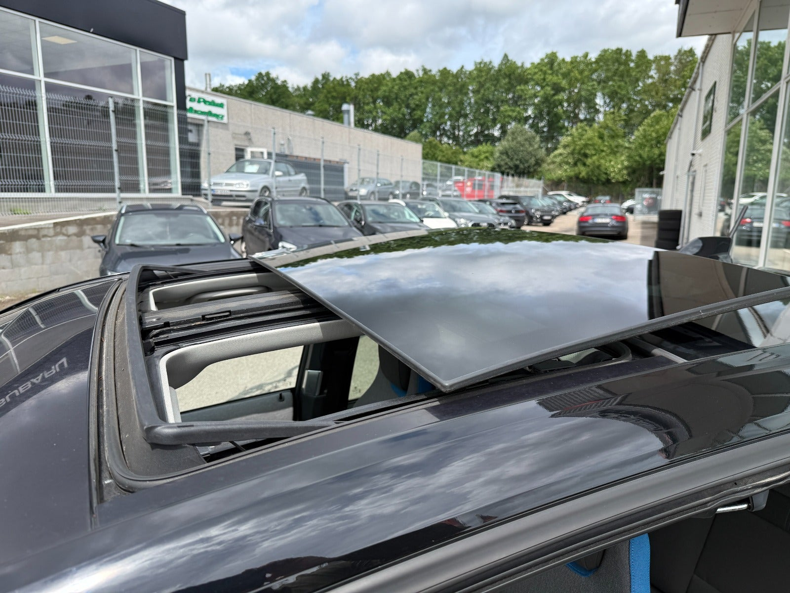 Sort BMW i3s fra 2018 set udefra