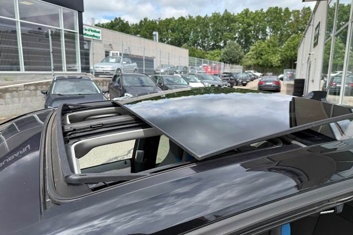 Sort BMW i3s fra 2018 set udefra