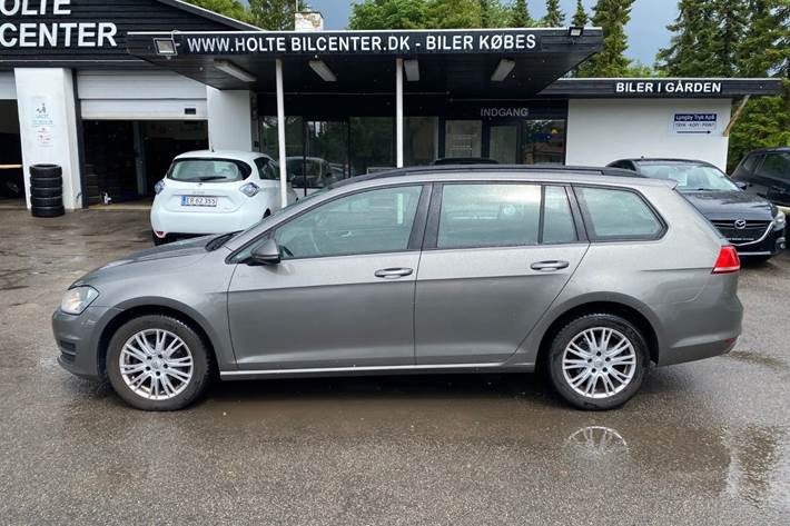 Grå VW Golf VII fra 2015