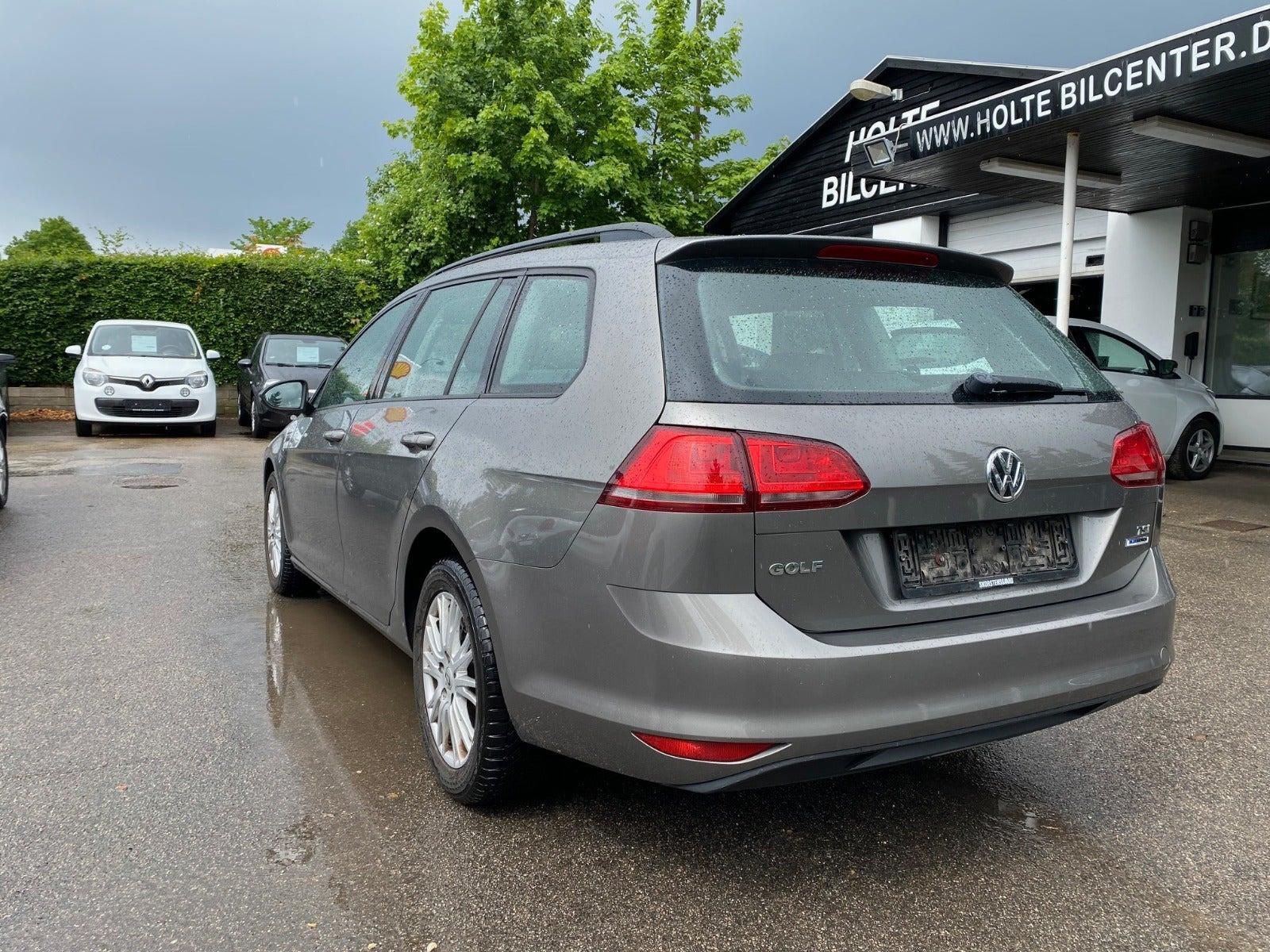 Grå VW Golf VII fra 2015