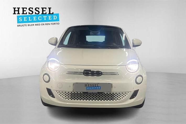Hvid Fiat 500e fra 2023