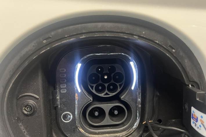Hvid Fiat 500e fra 2023