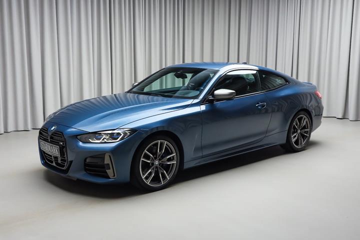 Blå BMW M440i fra 2021