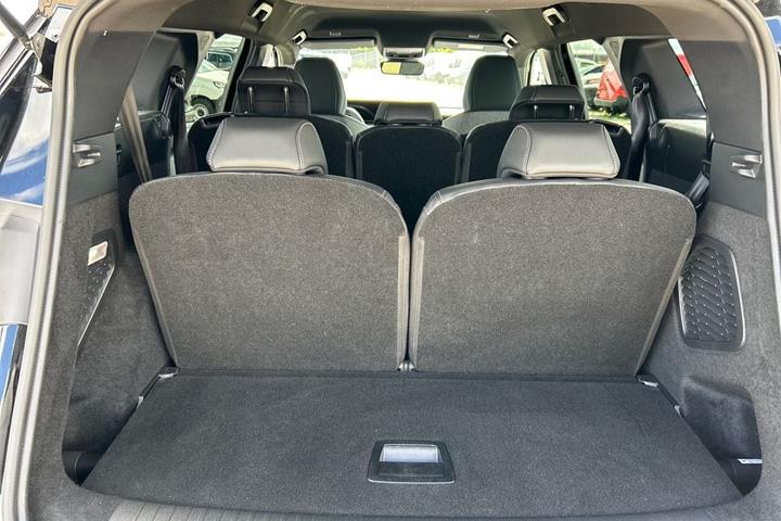 Sort Peugeot e-5008 fra 2025