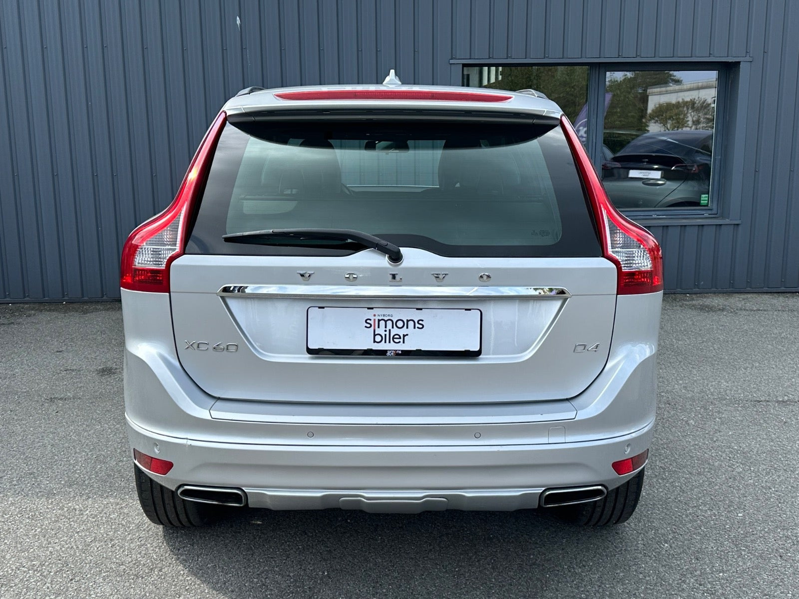 Sølv Volvo XC60 fra 2015