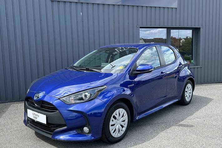 Blå Toyota Yaris fra 2020