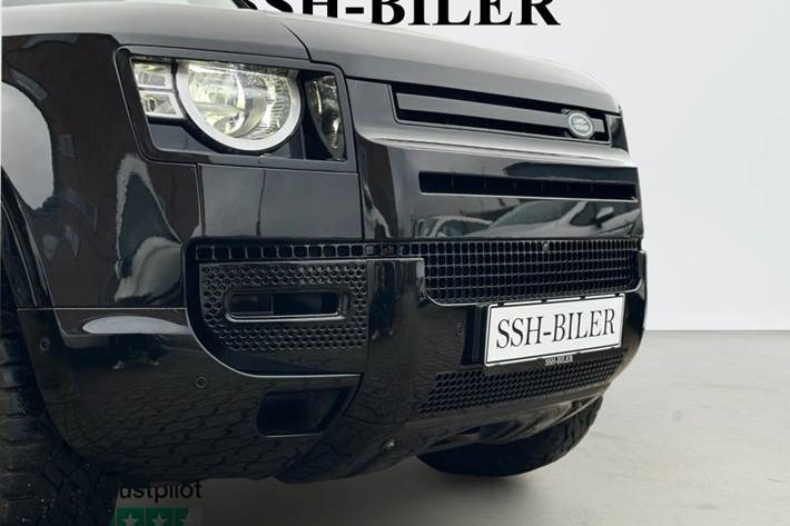 Sort Land Rover Defender 110 fra 2020
