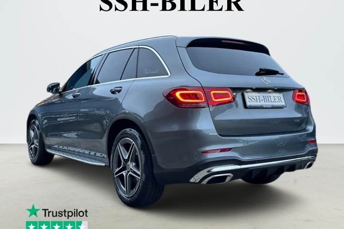 Grå Mercedes GLC200 fra 2020