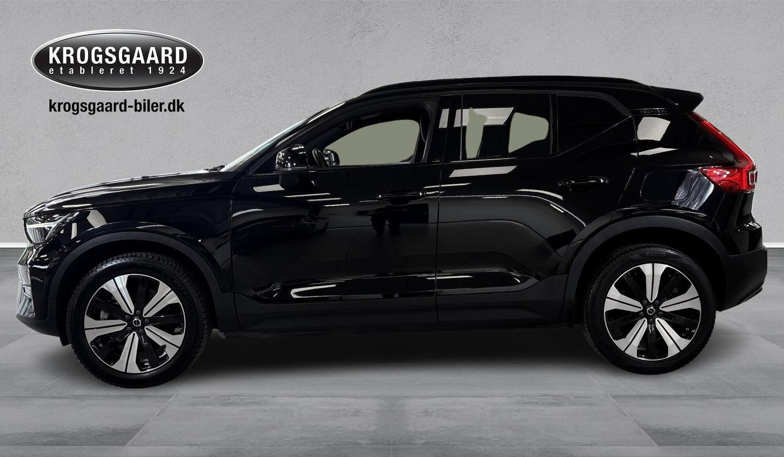 Sort Volvo XC40 fra 2023
