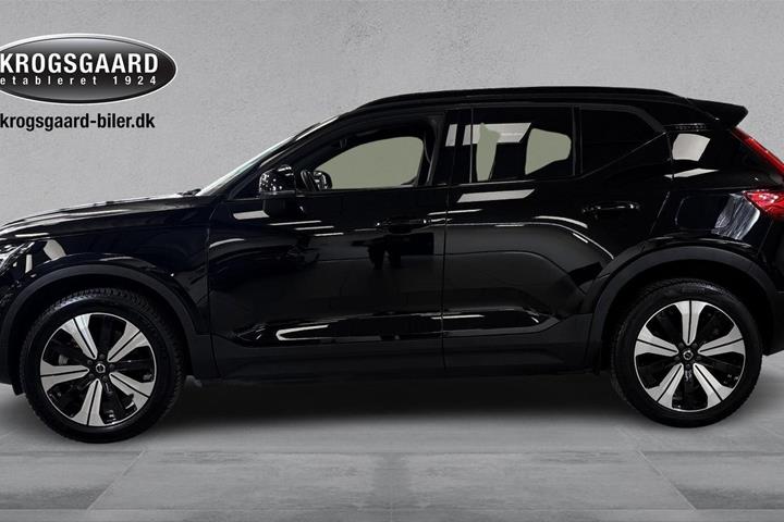 Sort Volvo XC40 fra 2023