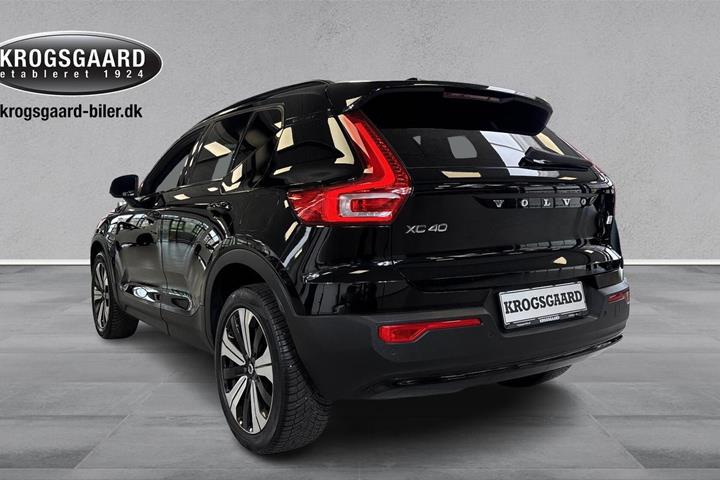 Sort Volvo XC40 fra 2023
