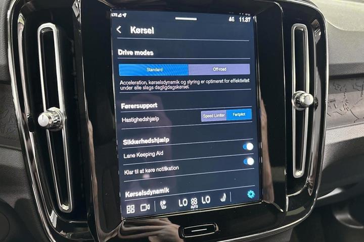 Sort Volvo XC40 fra 2023