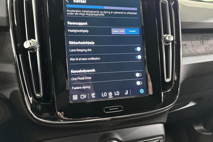 Sort Volvo XC40 fra 2023