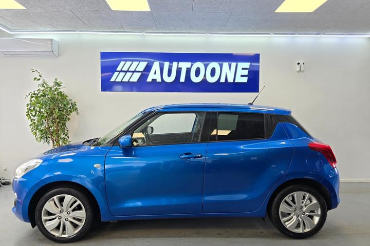 Blå Suzuki Swift fra 2020