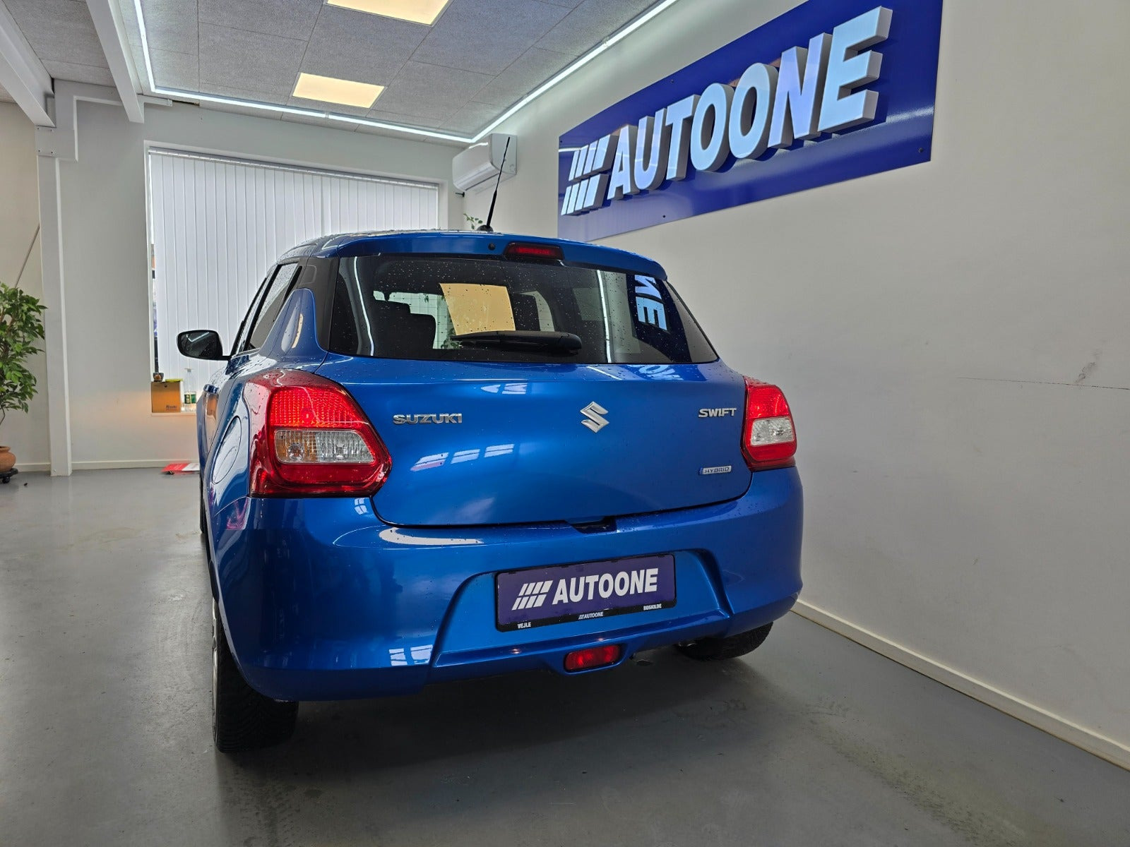 Blå Suzuki Swift fra 2020