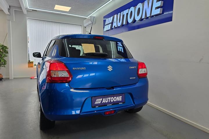 Blå Suzuki Swift fra 2020