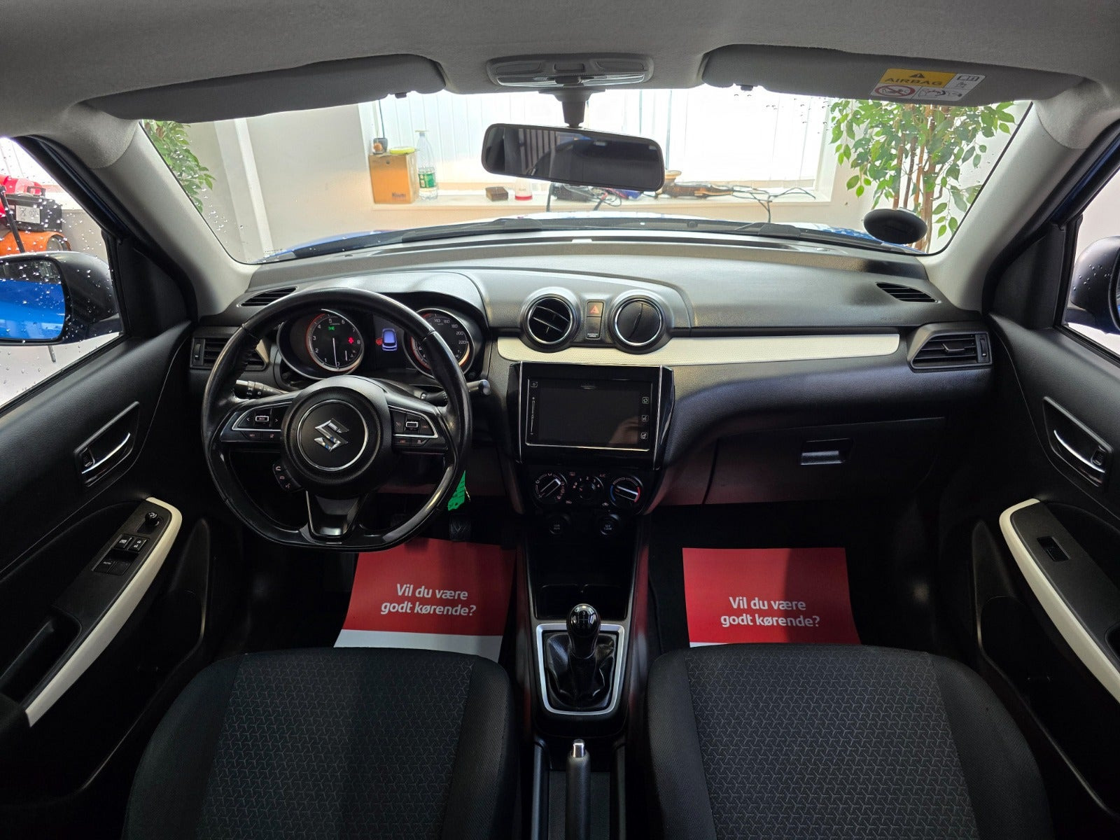 Blå Suzuki Swift fra 2020