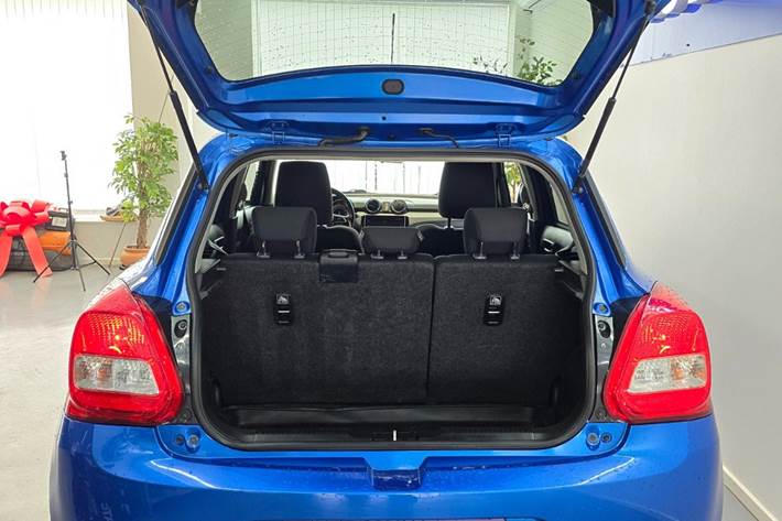 Blå Suzuki Swift fra 2020
