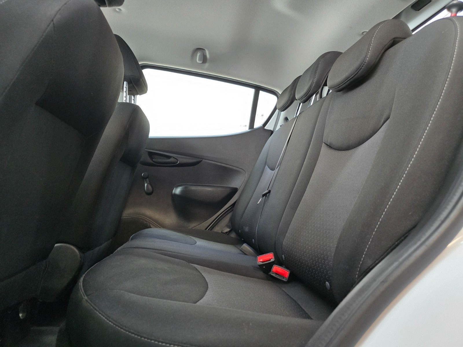 Hvid Opel Karl fra 2018