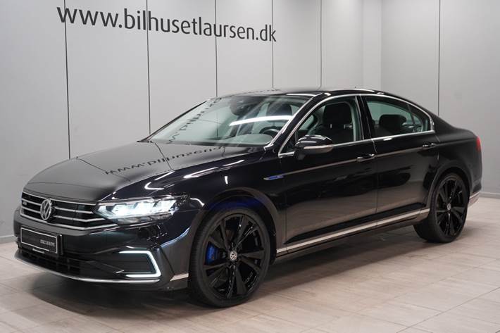 Sort VW Passat fra 2020