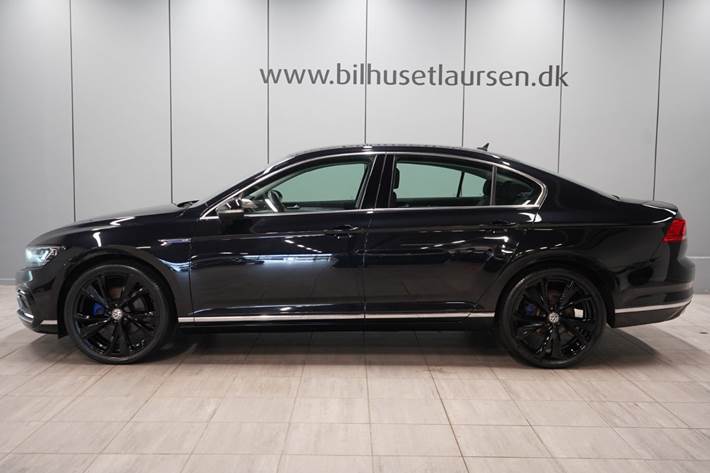 Sort VW Passat fra 2020