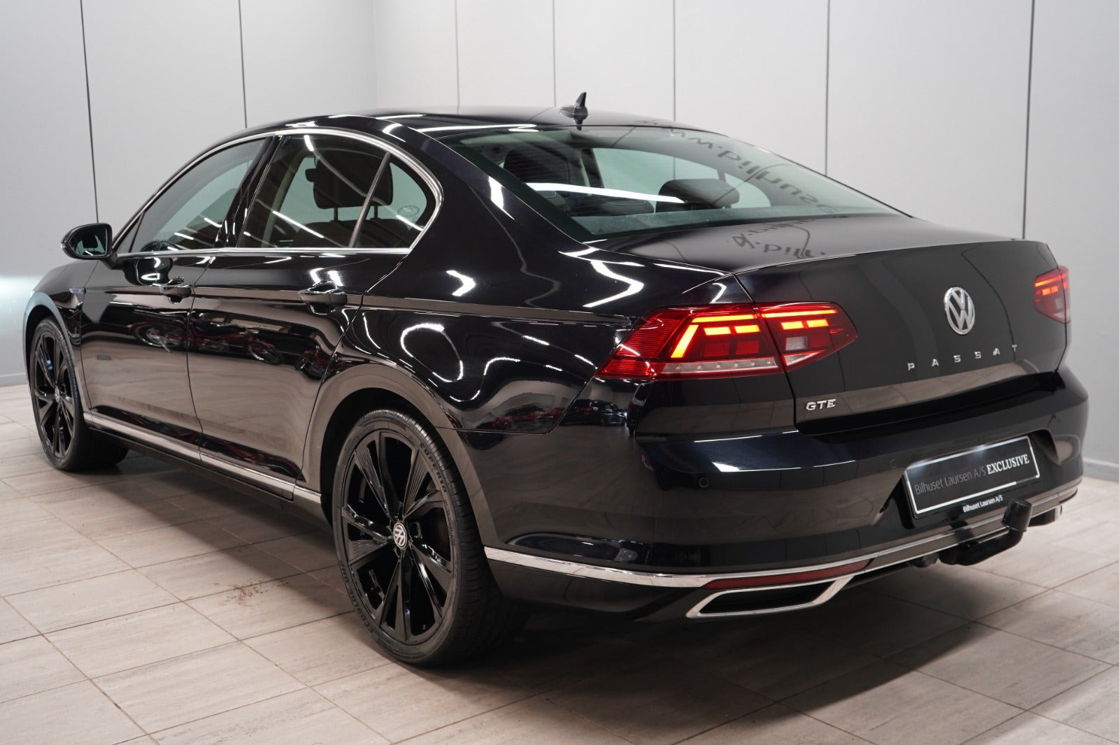 Sort VW Passat fra 2020