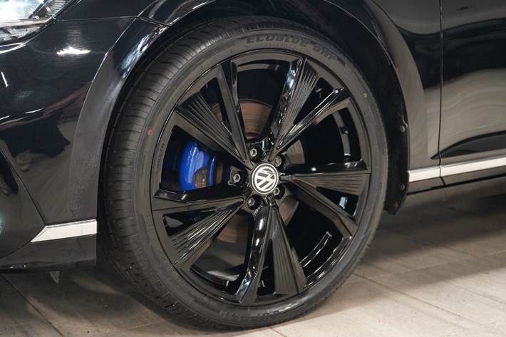 Sort VW Passat fra 2020