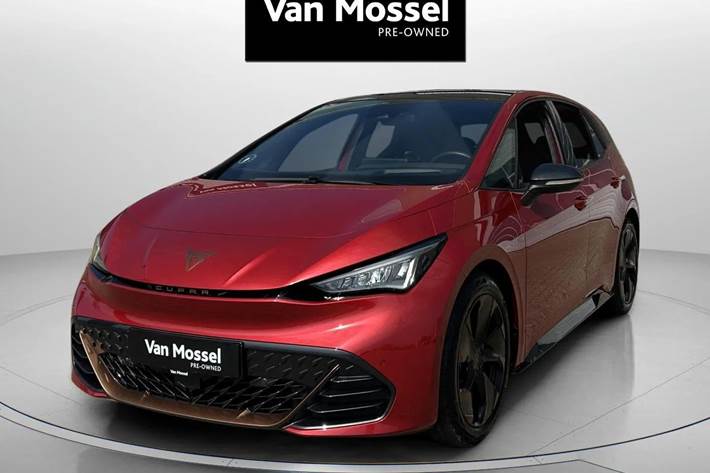 Rød Cupra Born fra 2022 set udefra
