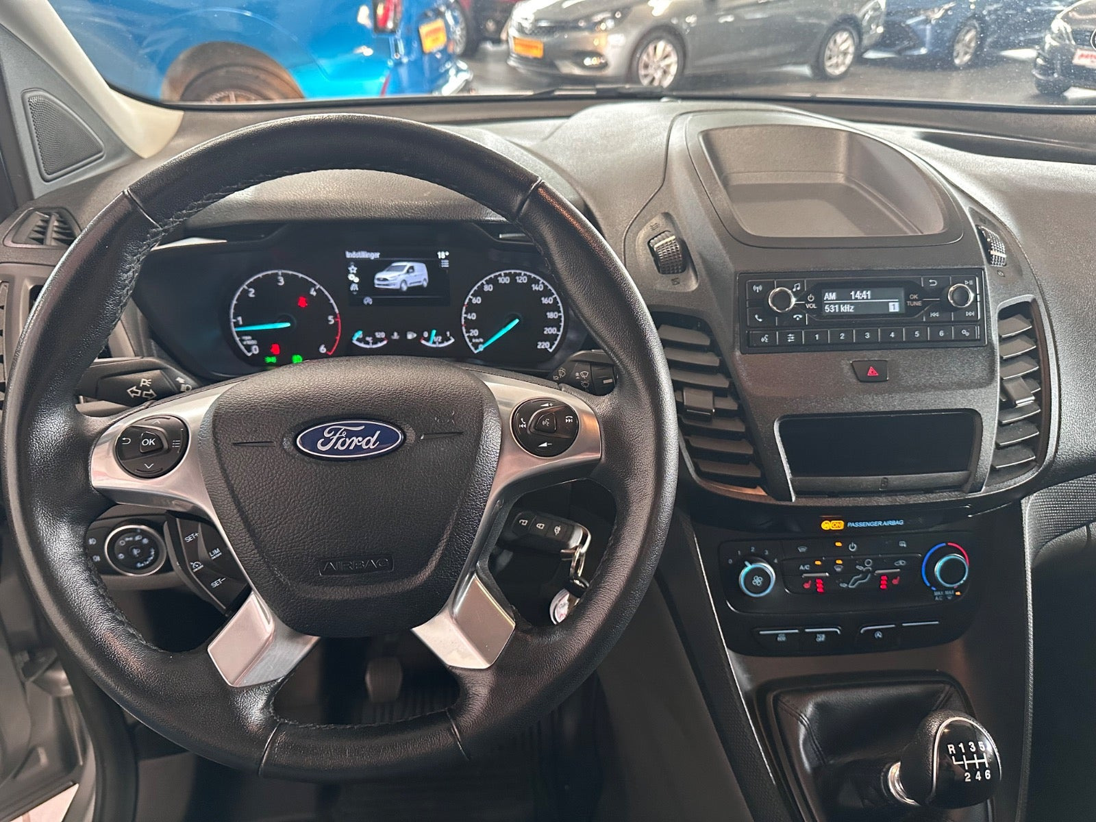 Sølv Ford Transit Connect fra 2020