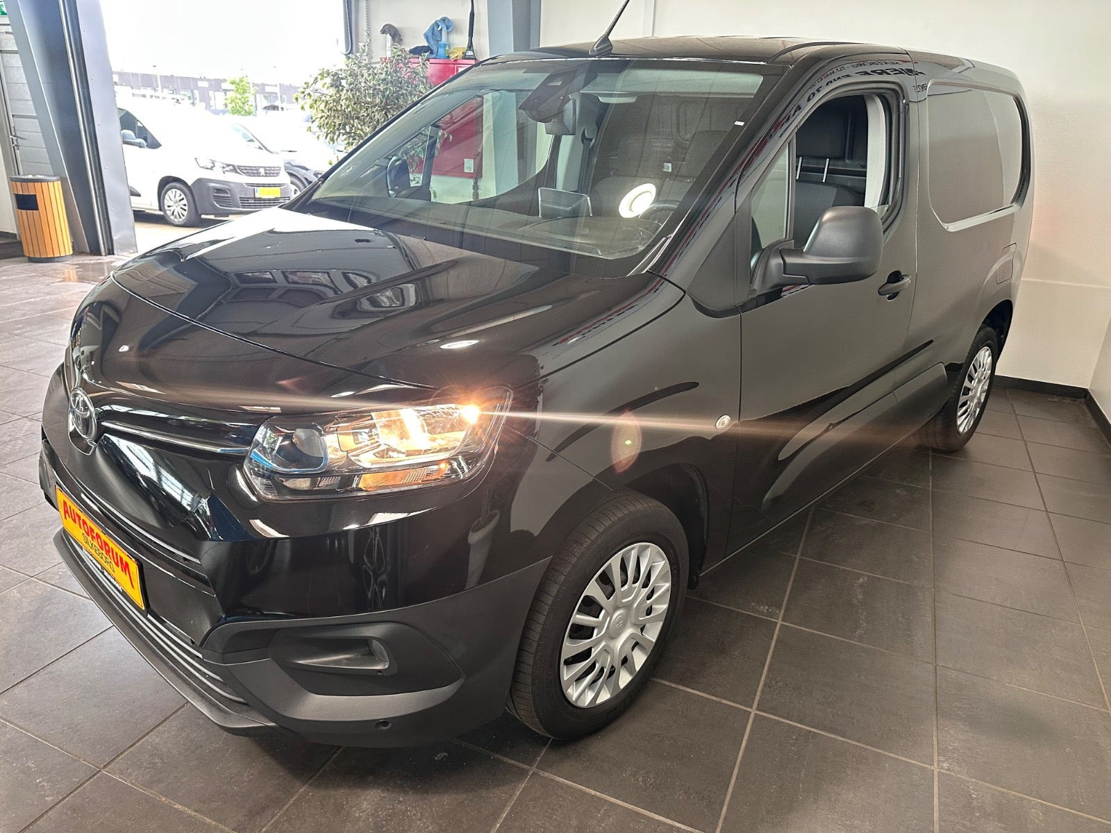 Sort Toyota ProAce City fra 2021