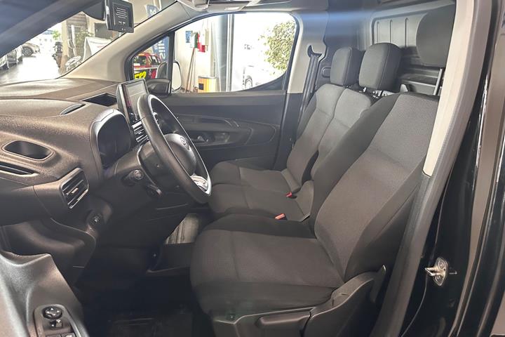 Sort Toyota ProAce City fra 2021