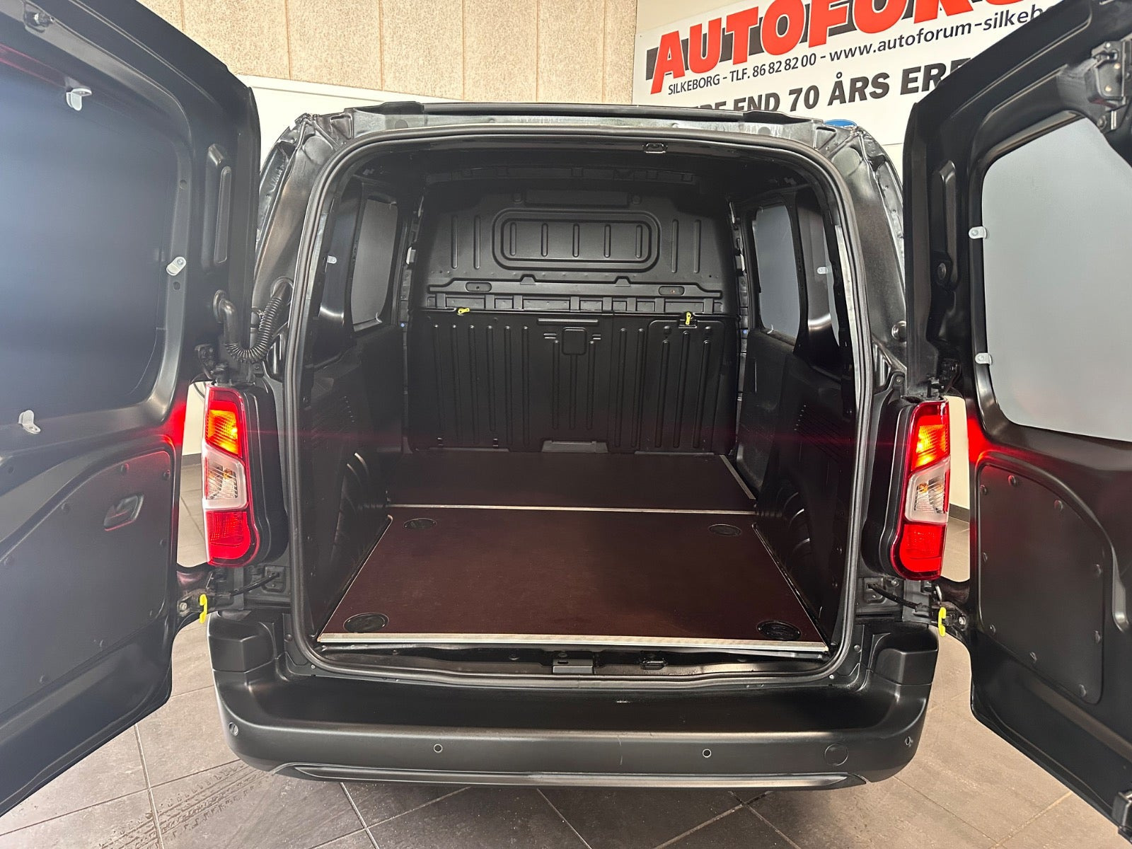 Sort Toyota ProAce City fra 2021