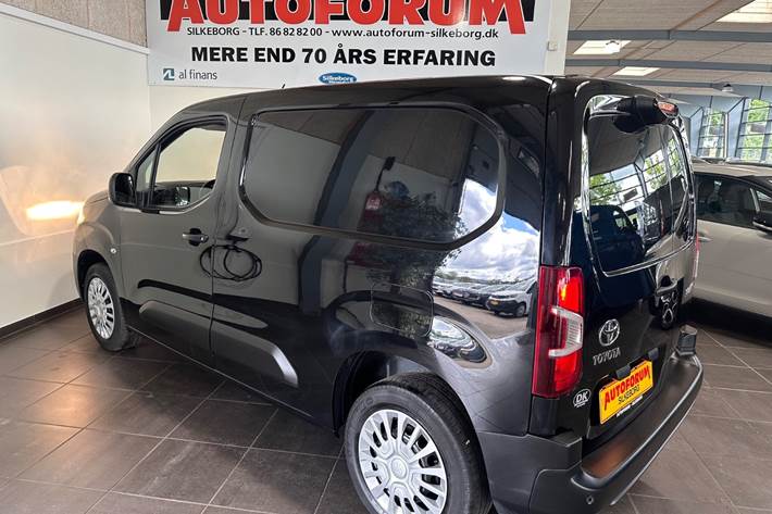 Sort Toyota ProAce City fra 2021