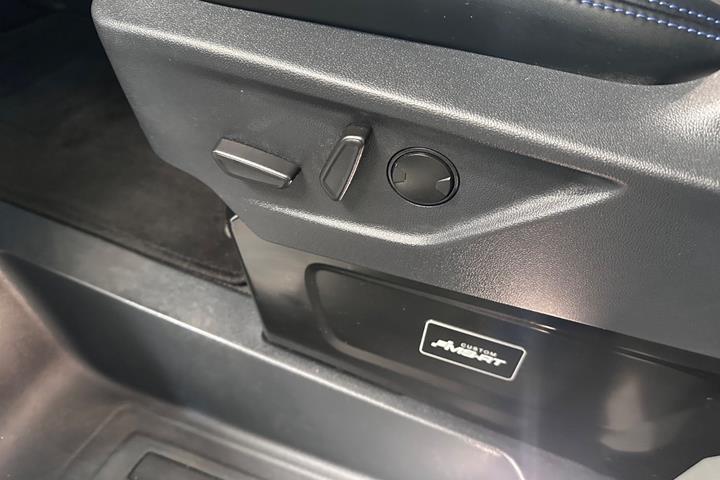 Blå Ford Transit Custom 320 L2 fra 2025