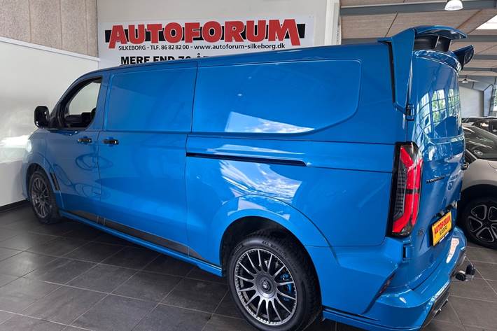 Blå Ford Transit Custom 320 L2 fra 2025