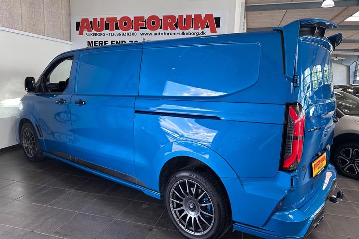 Blå Ford Transit Custom 320 L2 fra 2025