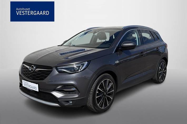 Grå Opel Grandland X fra 2020 set udefra