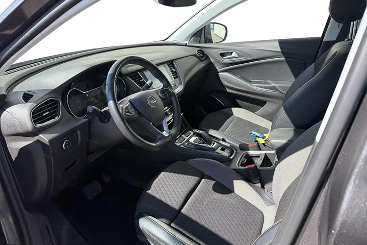 Grå Opel Grandland X fra 2020