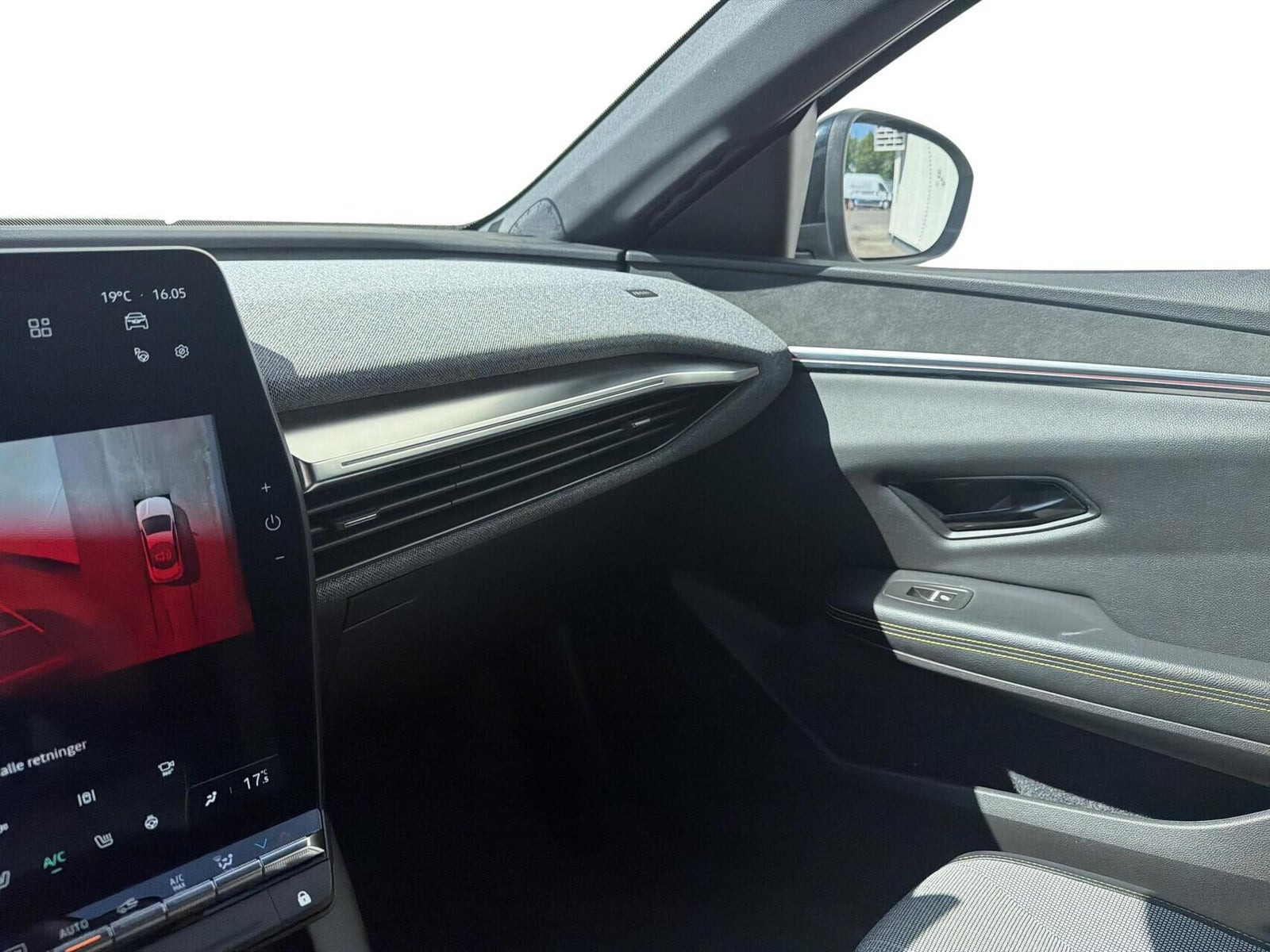 Hvid Renault Megane E-Tech fra 2022