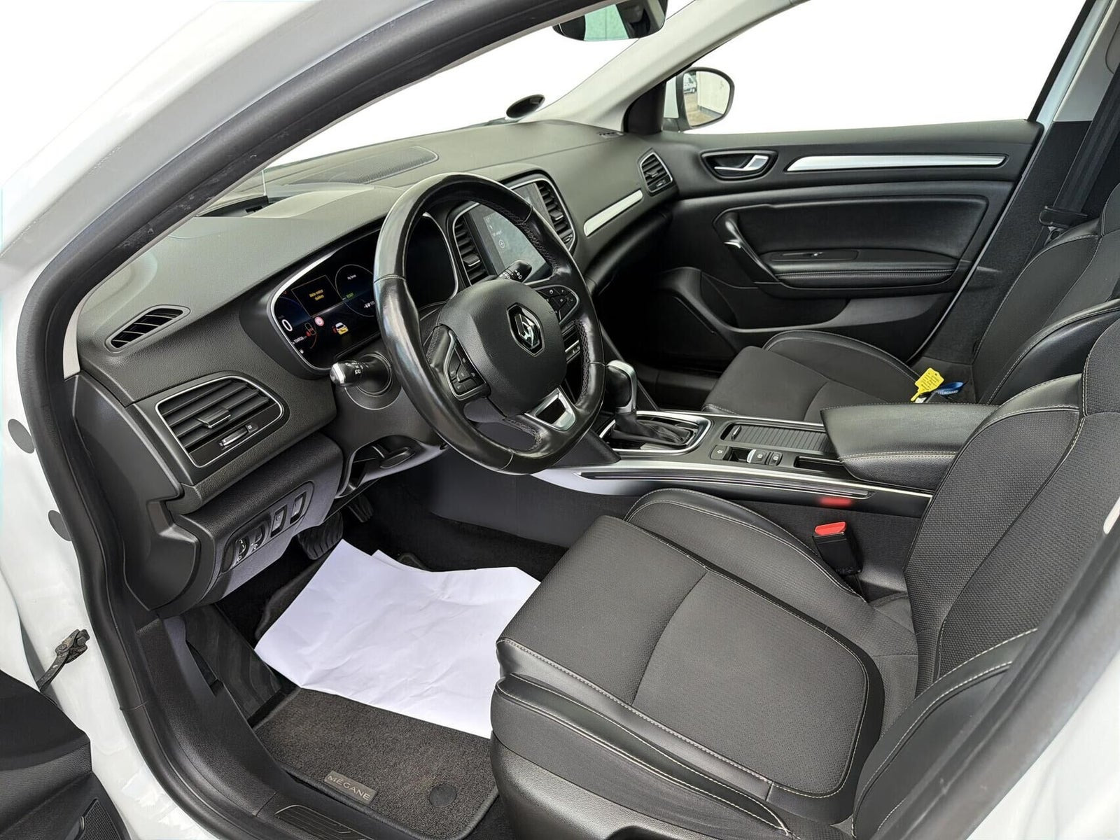 Hvid Renault Megane IV fra 2021