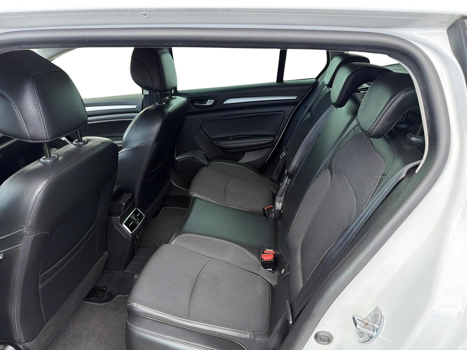 Hvid Renault Megane IV fra 2021