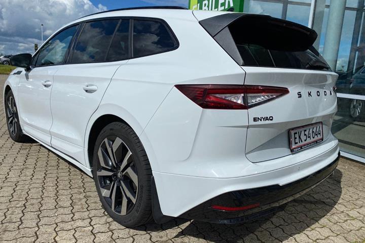 Hvid Skoda Enyaq fra 2026