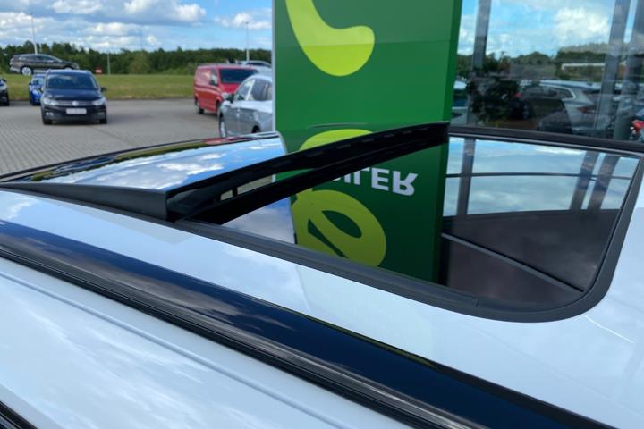 Hvid Skoda Enyaq fra 2026