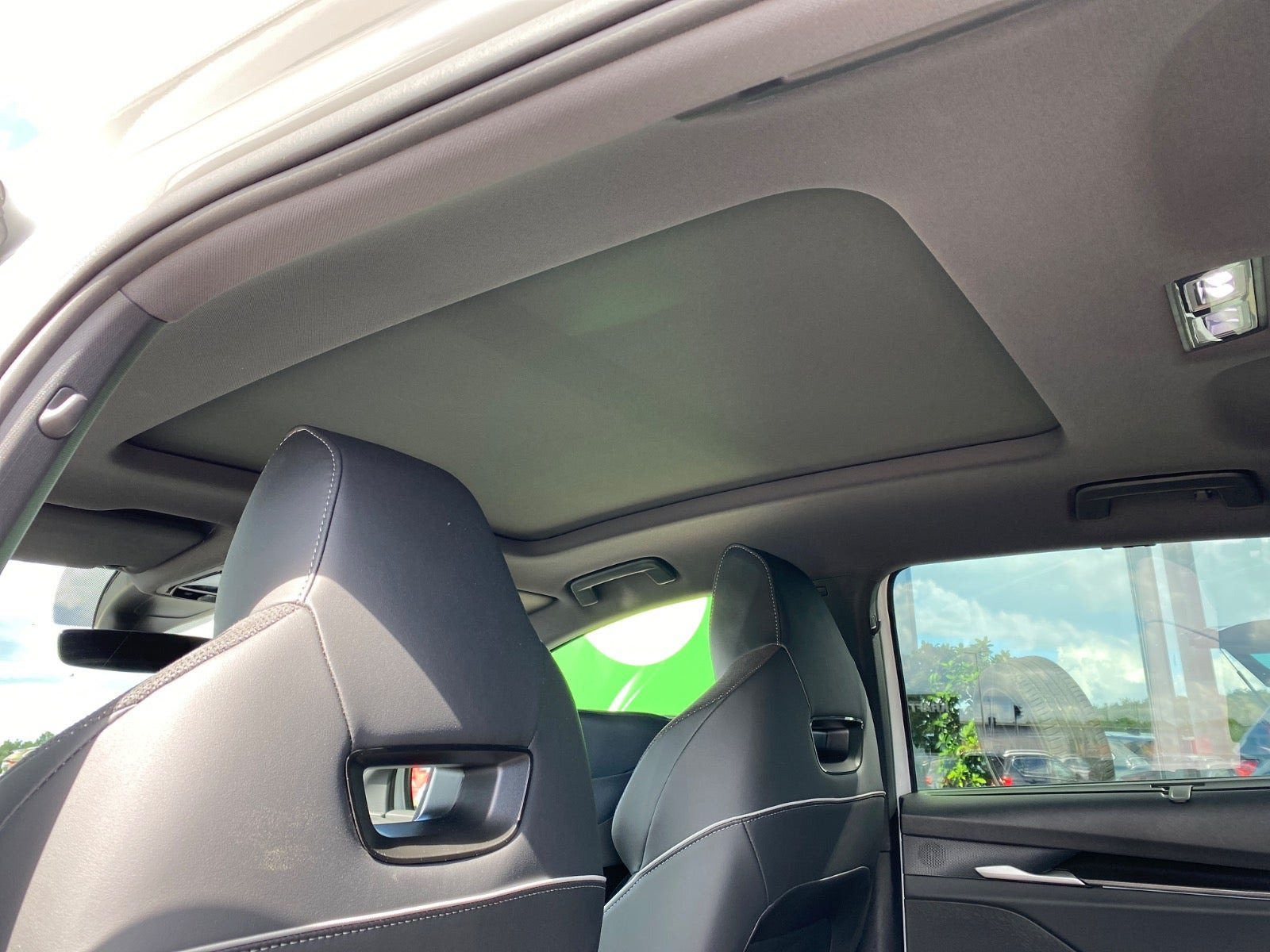 Hvid Skoda Enyaq fra 2026