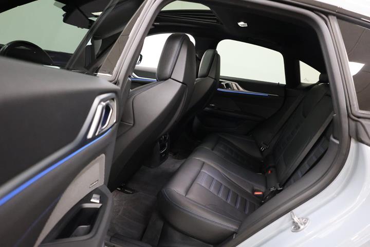 Grå BMW i4 fra 2022