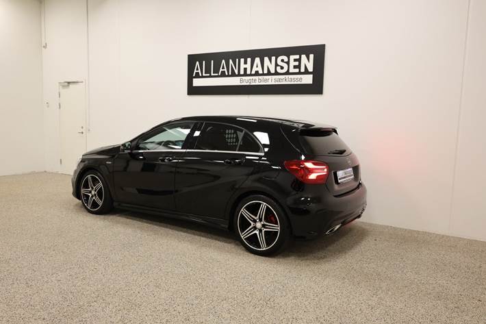 Sort Mercedes A250 fra 2016