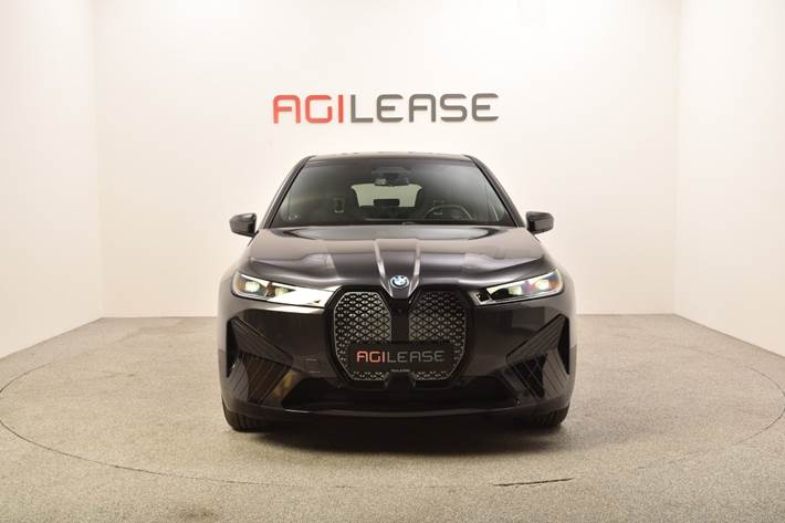 Grå BMW iX fra 2022