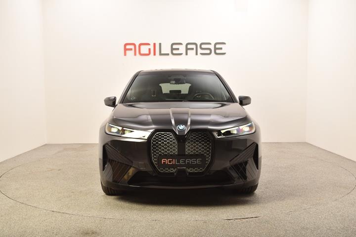 Grå BMW iX fra 2022